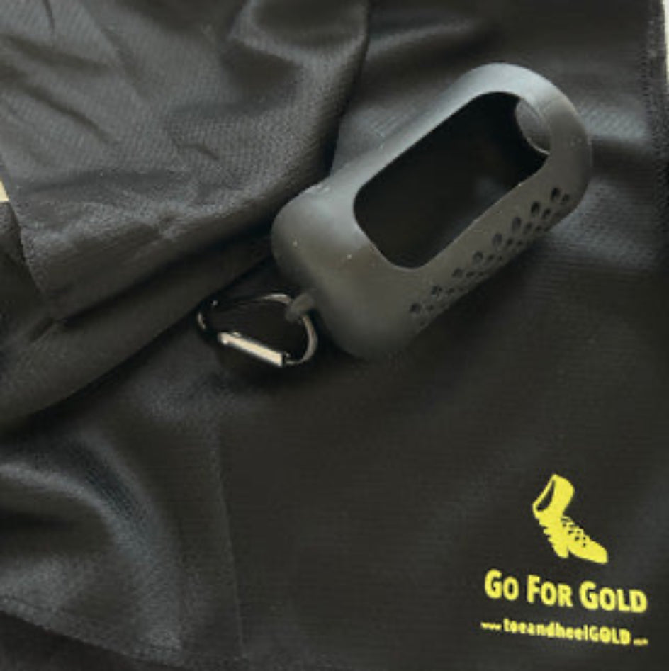 ToeandheelGOLD clip on cooling towel